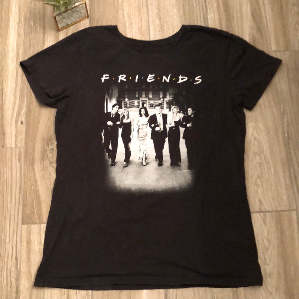 FRIENDS graphic t-shirt